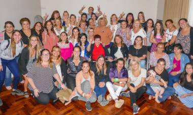Mujeres de la comunidad planificaron las primeras actividades conjuntas con el Municipio