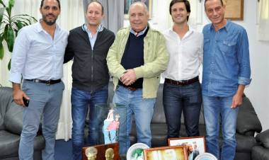 Arrieta compartió mesa de trabajo con otros intendentes en Presidente Perón