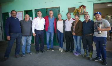 Arrieta y Fassi plantearon objetivos con directivos y bomberos de Alejandro Petión