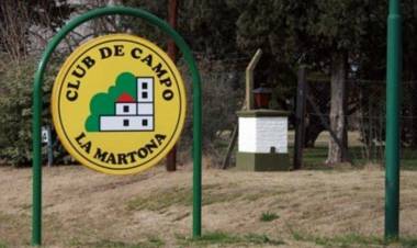 Investigan un presunto suicidio en el club de campo "La Martona"