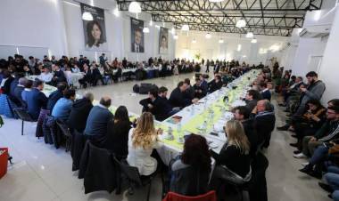 Marisa Fassi participó de la reunión con Kicillof y los intendentes peronistas