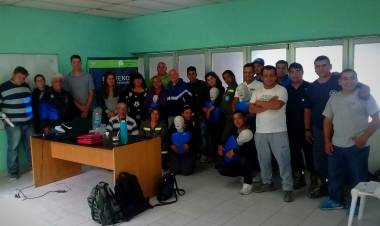 Taller de primeros auxilios y RCP en la delegación de bomberos de Alejandro Petión