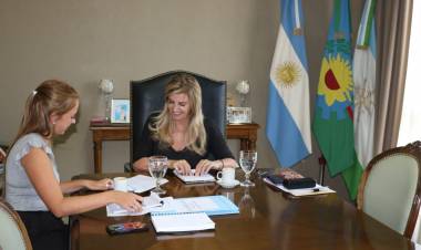 Fassi planificó actividades con la Dirección de Juventud