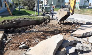 Reparación de la calzada en Rawson y 25 de Mayo