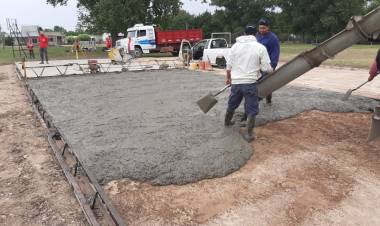 Avanza la construcción del playón en el barrio Guzzetti
