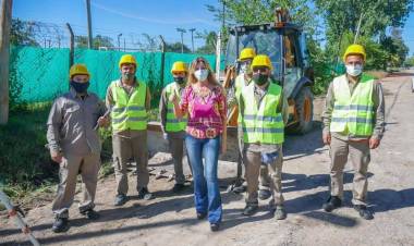 Avanzan las obras de construcción de cordón cuneta y asfalto