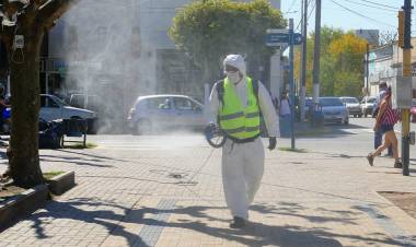 El Municipio intensifica la desinfección en lugares de alta concurrencia