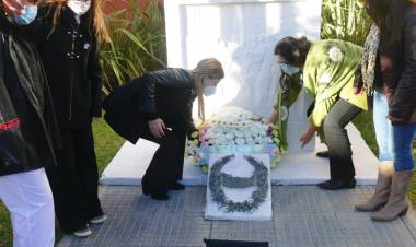 “Gracias por hacer patria todos los días cuidando la salud de nuestros vecinos y vecinas”