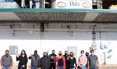 La intendenta visitó dos frigoríficos recuperados en Máximo Paz