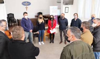 Encuentro con empresarios/as, comerciantes y emprendedores/as locales