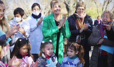 Vicente Casares celebró sus 75° años