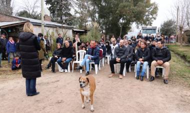 En Alejandro Petión, se dio inicio a una nueva obra de asfalto para barrios y localidades