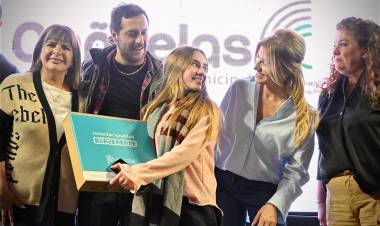 Conectar Igualdad Bonaerense: Se entregaron 474 notebooks a estudiantes secundarios