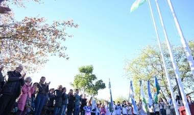 Vicente Casares a puro festejos por su 76° aniversario