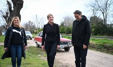 Fassi y Katopodis dieron inicio a una nueva etapa de asfalto en Alejandro Petión