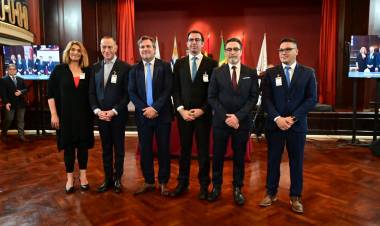 Gustavo Arrieta asumió como parlamentario del Mercosur por nuestra provincia