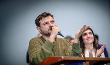 JUAN GRABOIS VISITA TIERRA DEL FUEGO A 42 AÑOS DE LA GUERRA DE MALVINAS