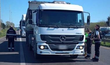 Múltiple operativo de control de "sobrepeso" abarcó también a la Ruta 6