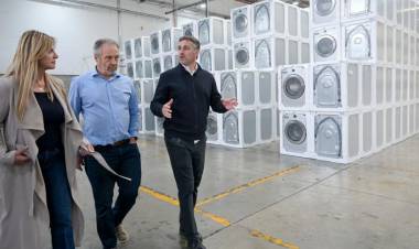 Marisa Fassi recorrió el Parque Industrial junto con el intendente de Pilar Federico Achával 