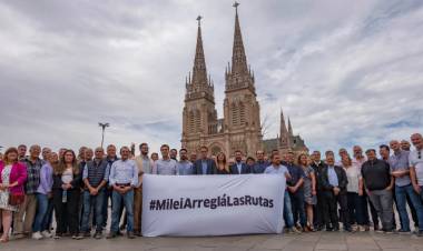 20 intendentes bonaerenses con el gobierno Provincial acuden a la Justicia para que Milei dé explicaciones