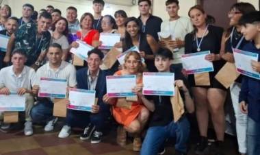 Ya podés inscribirte para terminar el secundario con el Plan FinEs