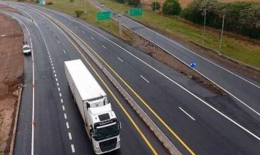El Gobierno anunció la privatización de Corredores Viales