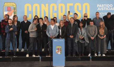 El Congreso del PJ aprobó una mesa con delegados de Máximo Kirchner y Axel Kicillof para armar un Frente