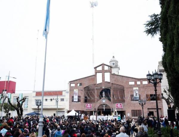 Marisa Fassi participó de la celebración de Corpus Christi en Cañuelas