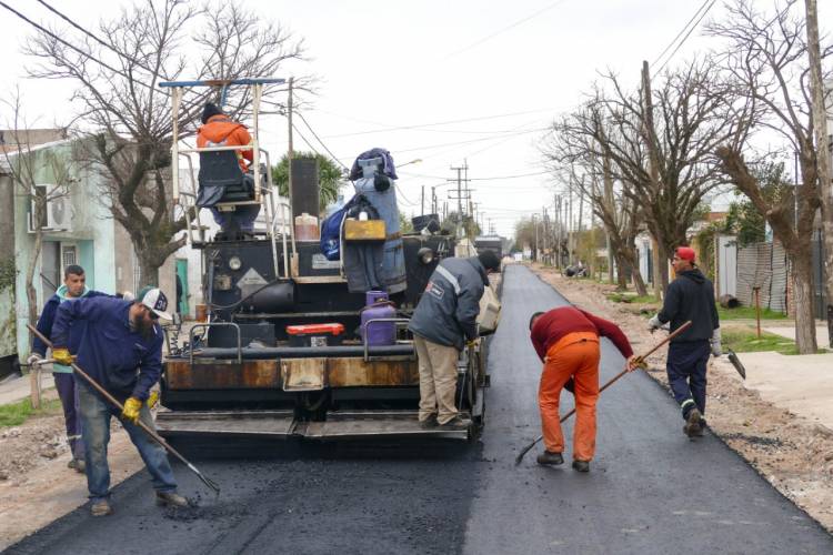 Avance progresivo de las obras de asfalto y desagües