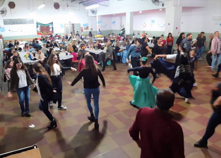 Peña por el séptimo aniversario del Ballet Santa Rosa