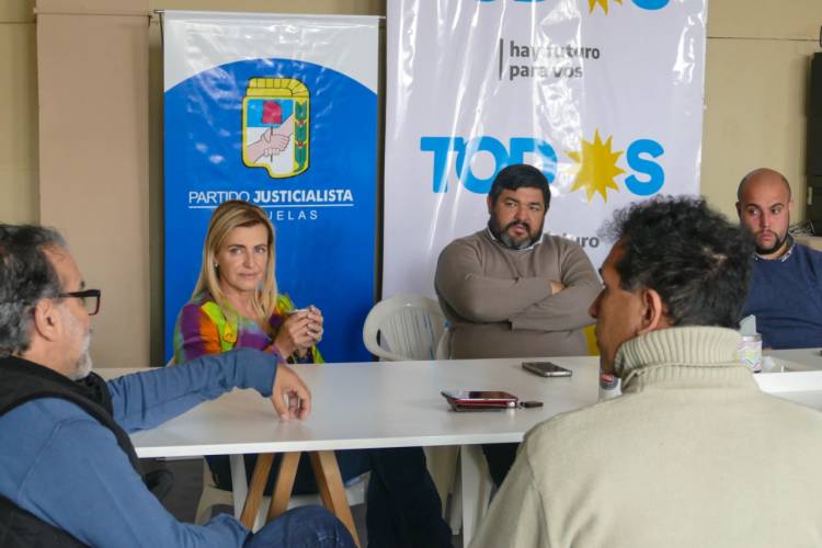 Marisa, con educadores