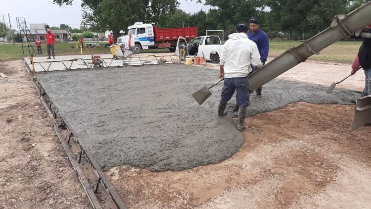 Avanza la construcción del playón en el barrio Guzzetti