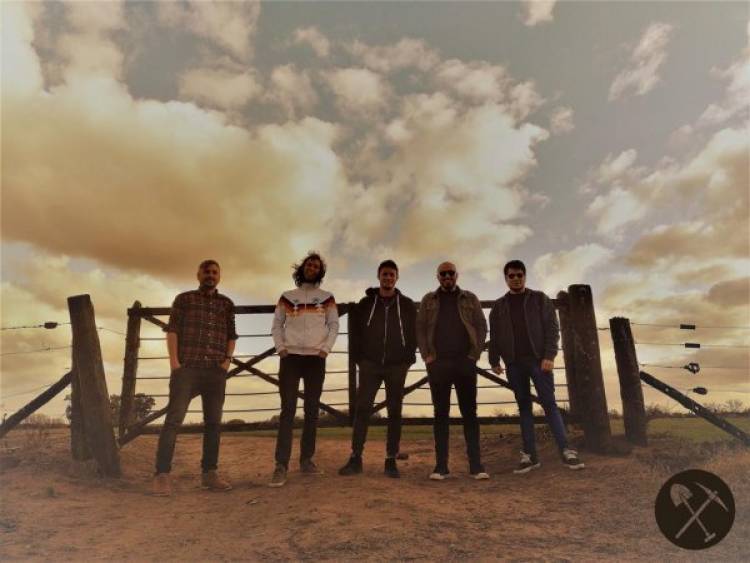 La banda de rock Los Trabajadores sacó su nuevo disco