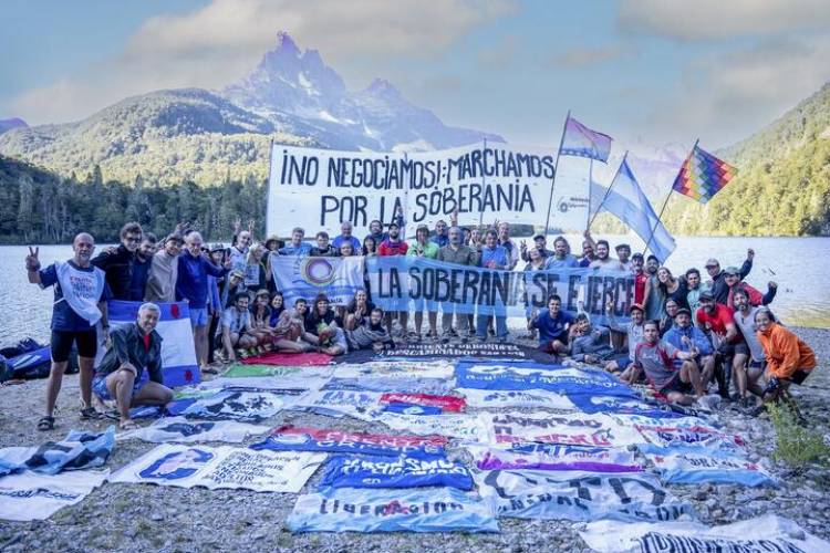 Marcha por la soberanía en Lago Escondido: “El intendente Bruno Pogliano es empleado de Lewis”