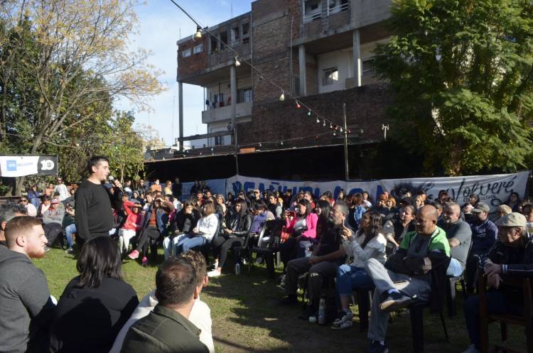 Gacetilla sobre el Plenario militante bajo el lema "VOLVER A ENAMORAR" del "CENTRO CULTURAL VOLVERÉ"