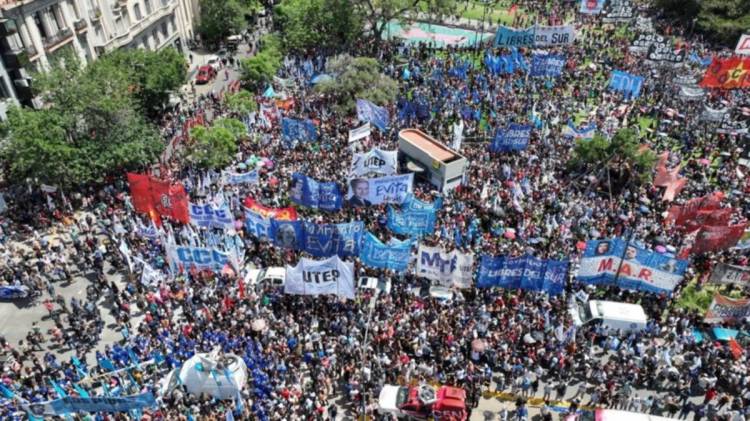 Los concejales y concejalas de UxP se suman al paro del 24E