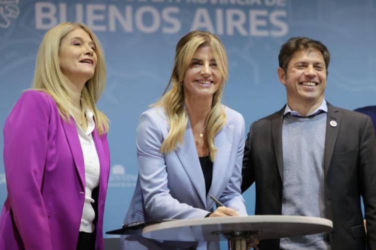 Marisa Fassi estampó su firma con el gobernador Kicillof por el Fondo de Fortalecimiento 
