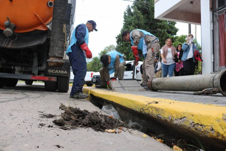 El Gobierno Municipal avanzó con tareas de limpieza y desobstrucción