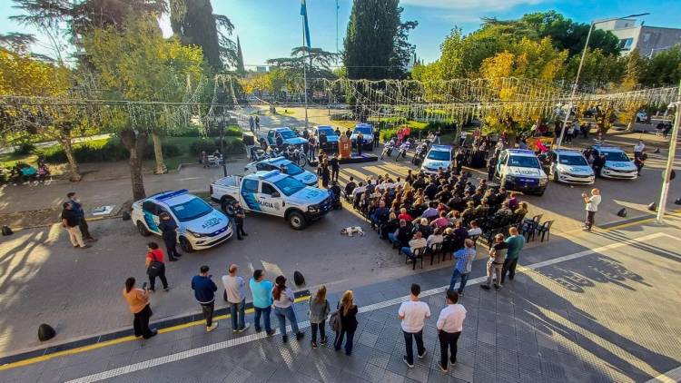 CAÑUELAS SUMA 16 NUEVOS MÓVILES Y 10 OFICIALES PARA REFORZAR LA SEGURIDAD
