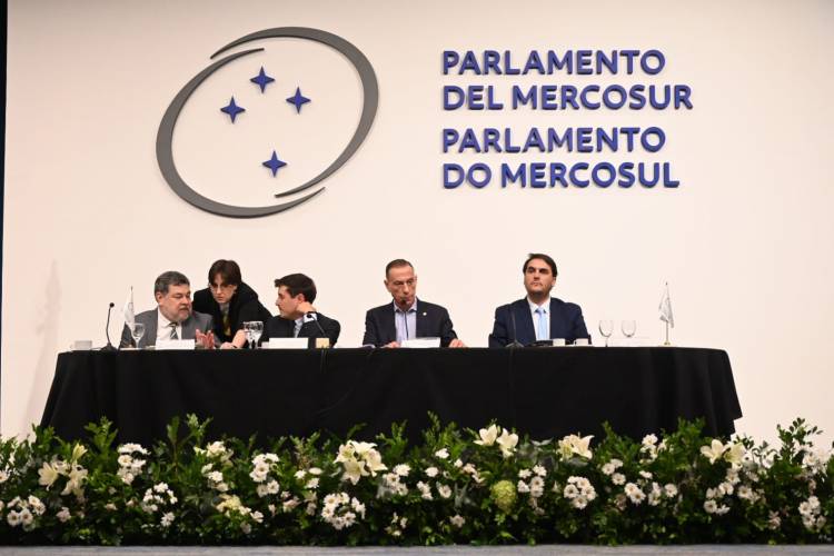 Arrieta incluyó la Expo Cañuelas y la XXIV Fiesta Provincial del Dulce de Leche en la agenda del Parlasur