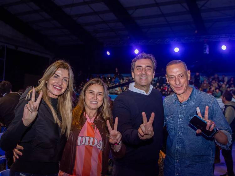 Marisa Fassi y Gustavo Arrieta presentes en el acto de Cristina