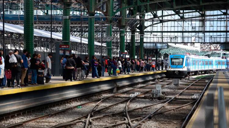 MILEI RECORTÓ SERVICIOS A LA CASTA QUE USA EL FERROCARRIL ROCA