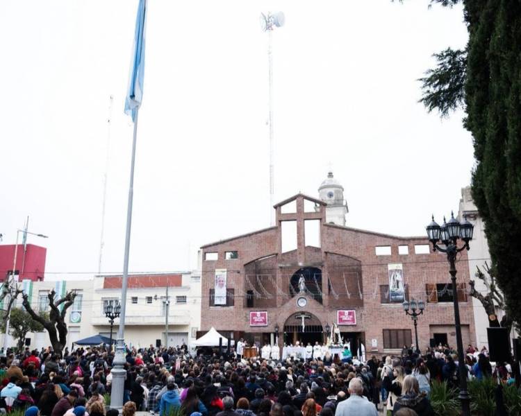 Marisa Fassi participó de la celebración de Corpus Christi en Cañuelas
